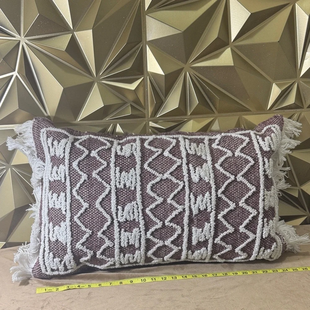 ED Ellen DeGeneres Mauve Geometric Tufted Lumbar Pillow with Fringe 14x26‎